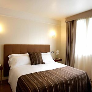 Camera con letto king size